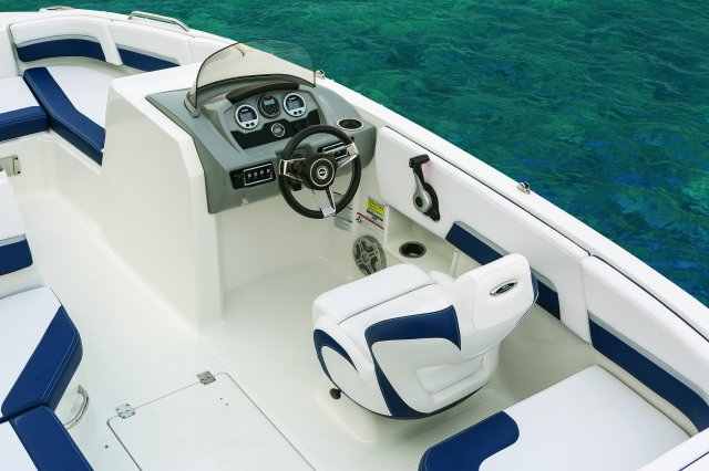 Chaparral 191 Suncoast Helm